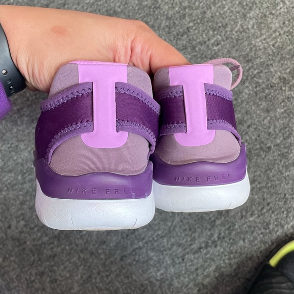 Used Nike Free Rn - Picture 3 of 6